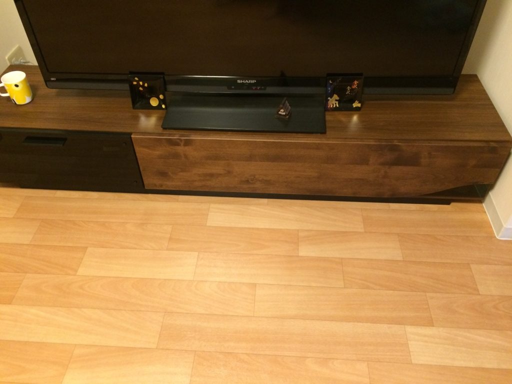 テレビボード内の収納 ミニマム エッセイ テレビボード内の収納 ミニマム エッセイ